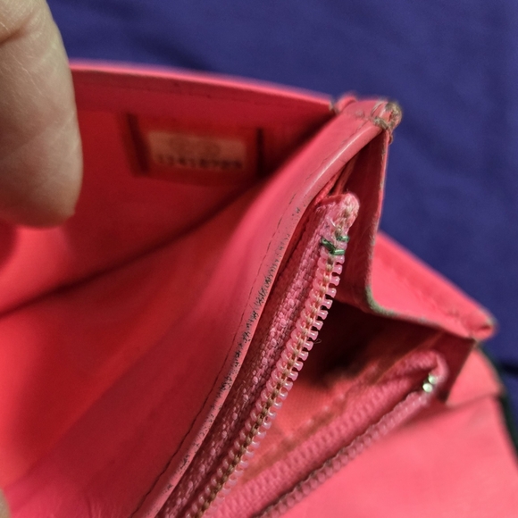 AUTHENTIC CHANEL CAMBON LAMBSKIN BLACK LEATHER WITH WHITE CC'S WALLET - Picture 7 of 11